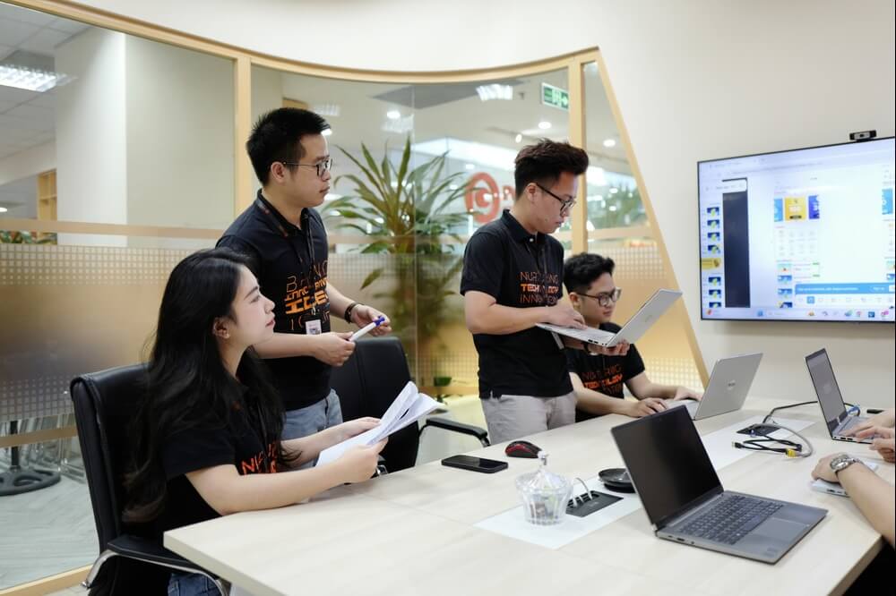 Build Software Products<br> from Scratch
